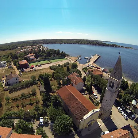 Egida Capris Apartment *