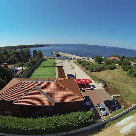 Apartman Egida Capris