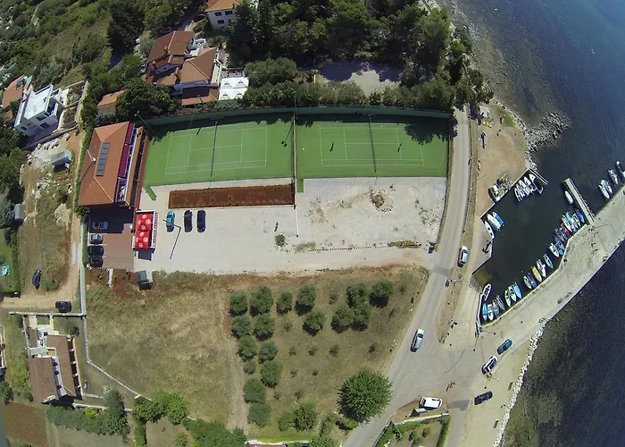 Egida Capris Apartment *